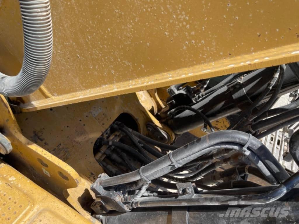 CAT 330 D LN 대형 굴삭기 29톤 이상