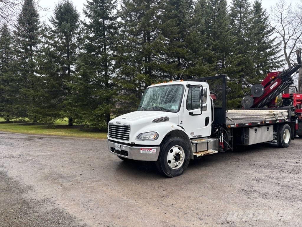 Freightliner M2-106 트랙 크레인