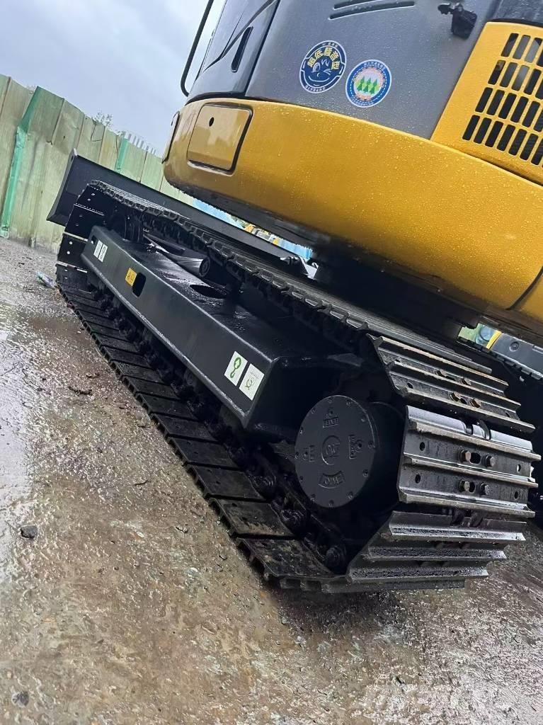 Komatsu PC 78 대형 굴삭기 29톤 이상