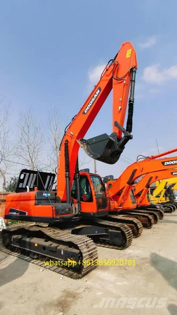 Doosan DX 225 대형 굴삭기 29톤 이상