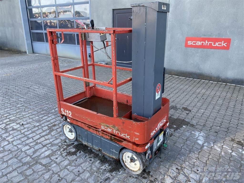 SkyJack SJ12 가위형 리프트