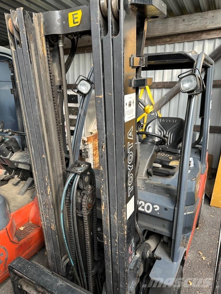 Toyota 02-8 FDF 18 디젤 지게차