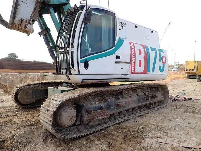 Casagrande B175XP 도로 굴착기