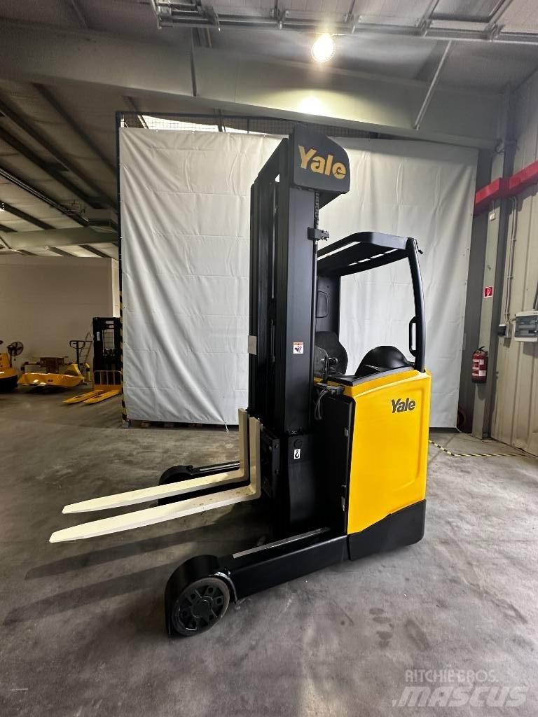 Yale MR16 리치 트럭