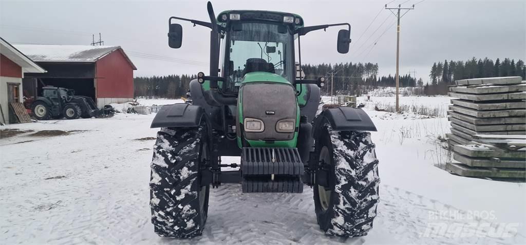 Valtra C130 Hitec 트랙터