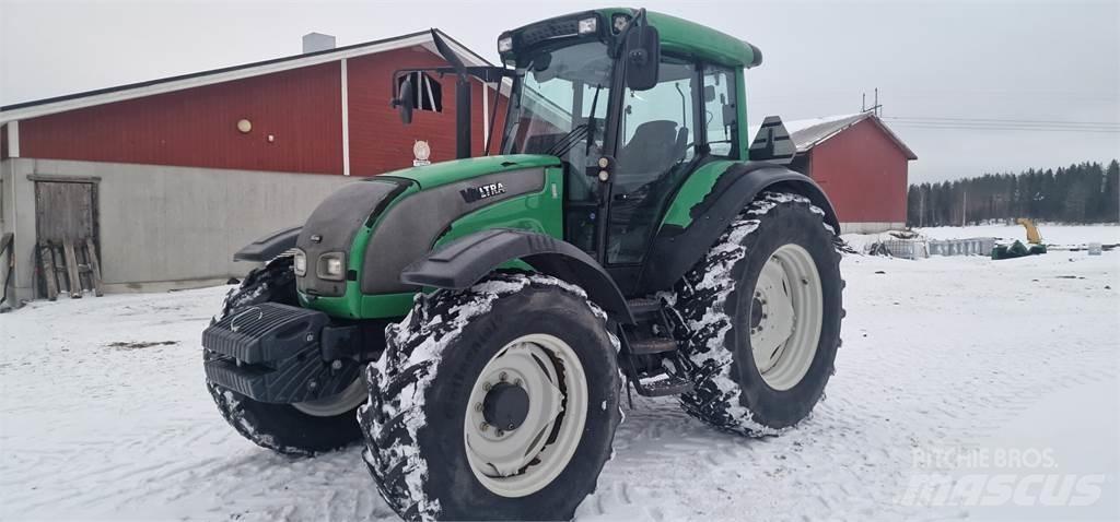Valtra C130 Hitec 트랙터