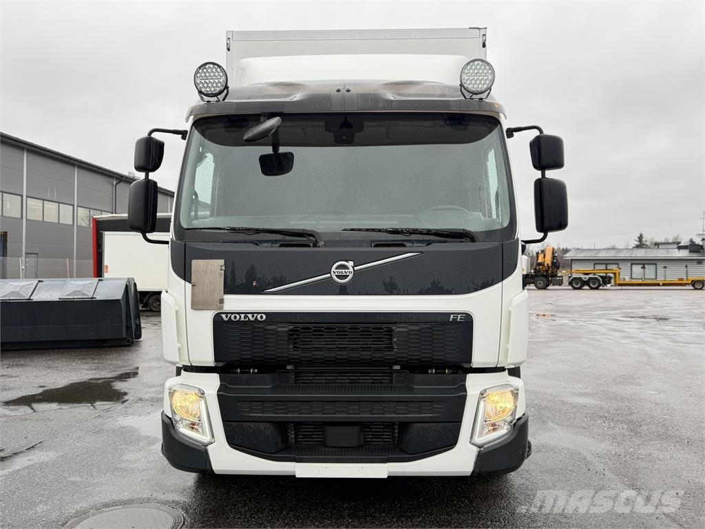 Volvo FE320 4X2 탑차 트럭