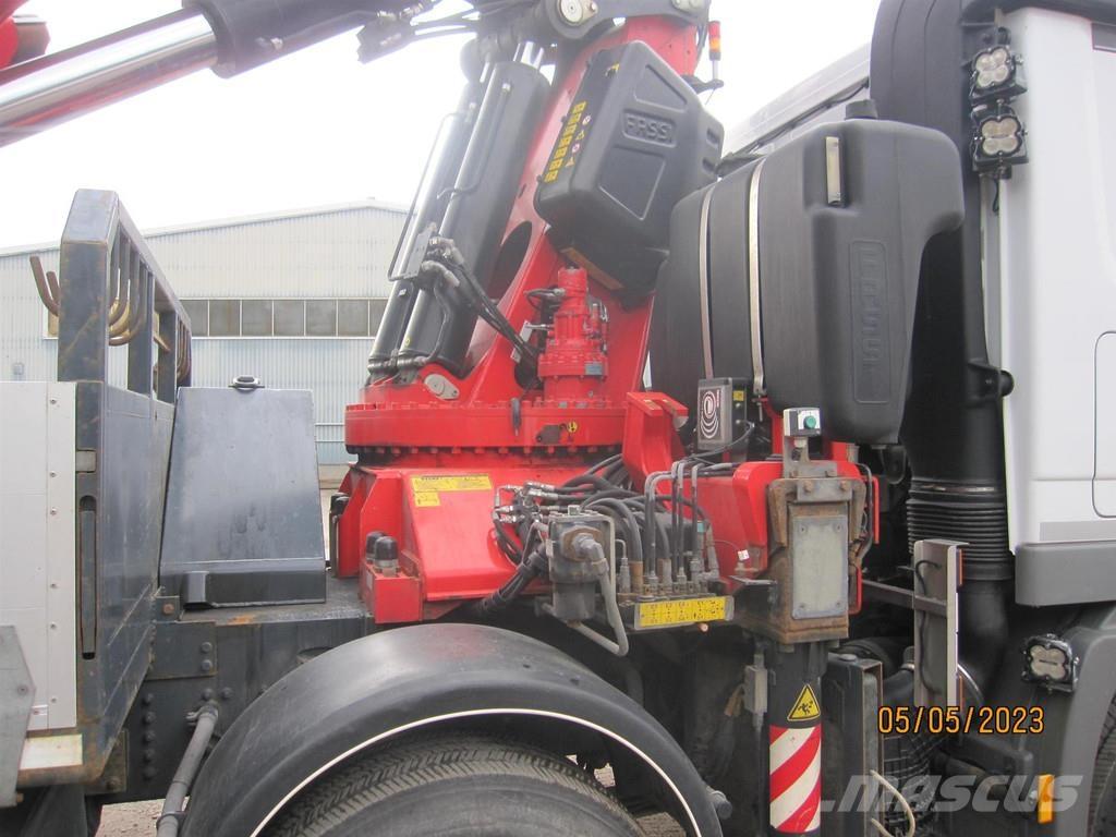 Sisu Polar 크레인 트럭