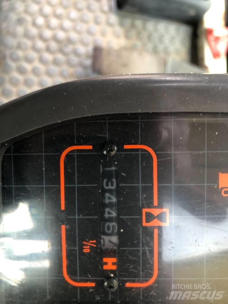 Etec 813B  휠 굴삭기