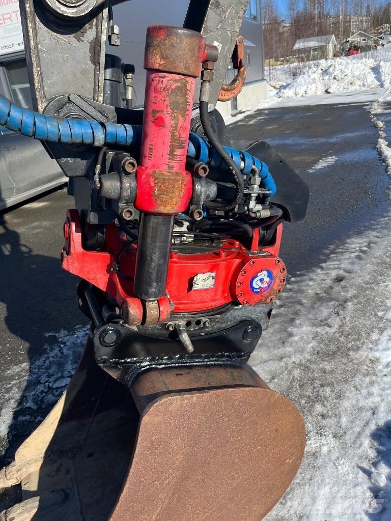Volvo ECR 88 D 중형굴삭기 7톤-28톤