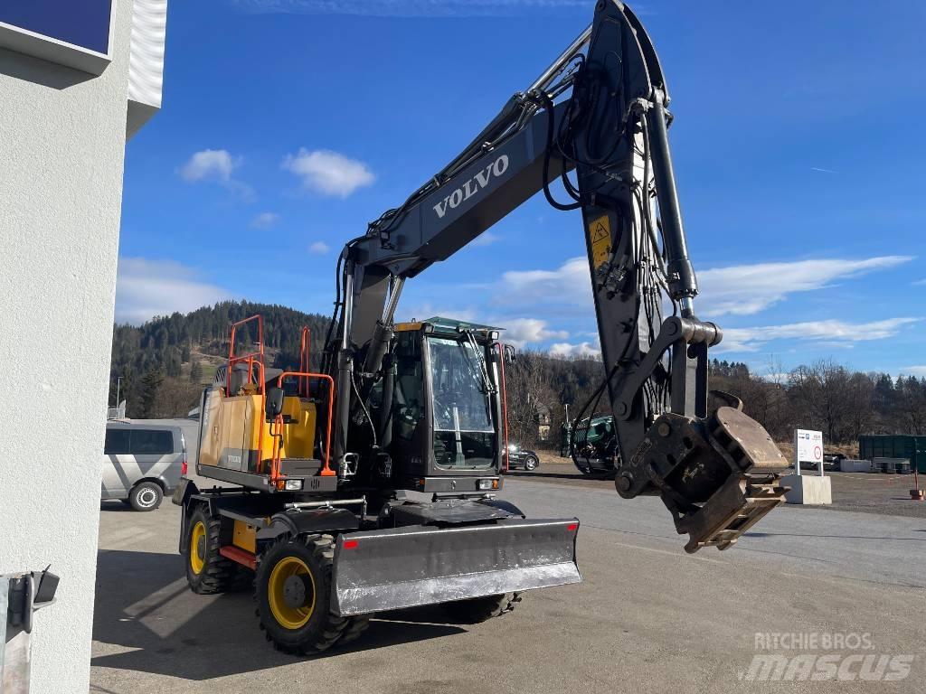 Volvo EW160E  휠 굴삭기
