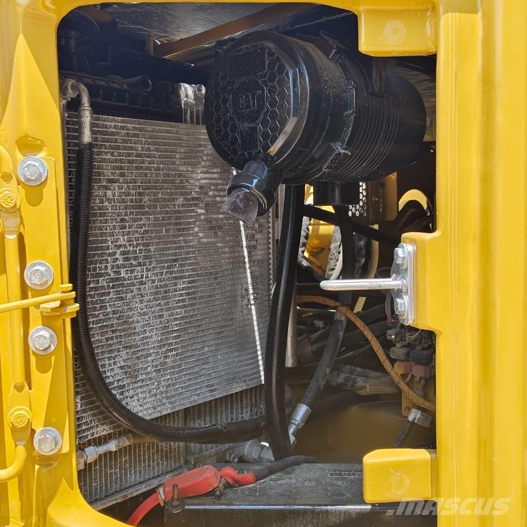 CAT 310 대형 굴삭기 29톤 이상