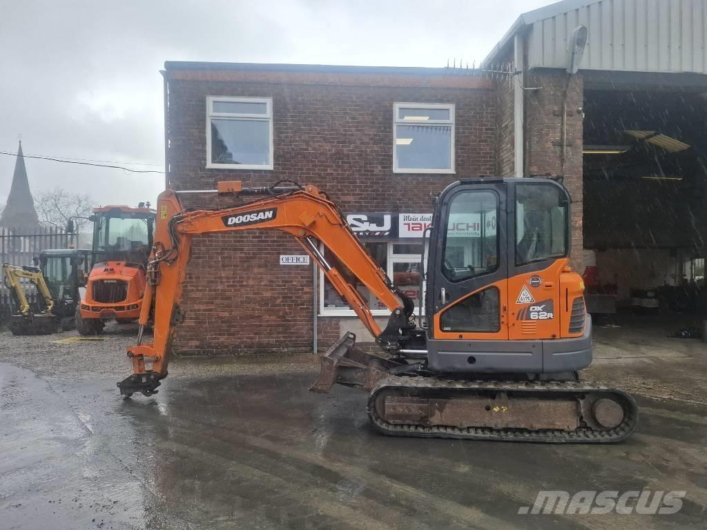 Doosan DX 62 R-3 소형 굴삭기 7톤 미만