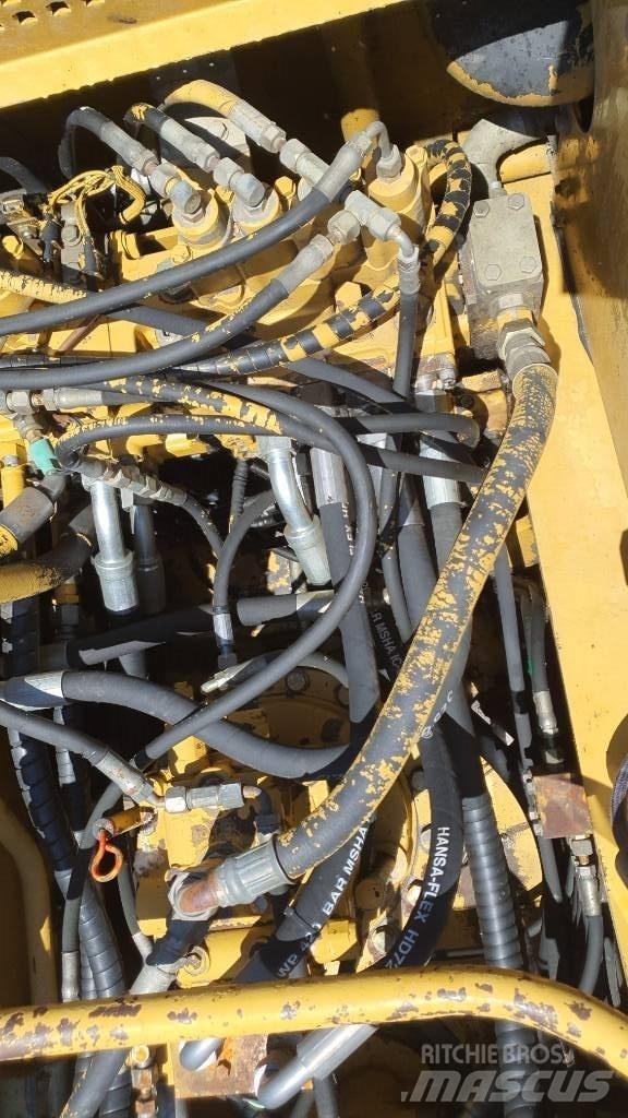 CAT 325 LN 대형 굴삭기 29톤 이상