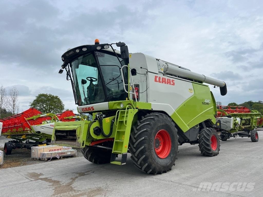 CLAAS Tucano 440 콤바인 수확기