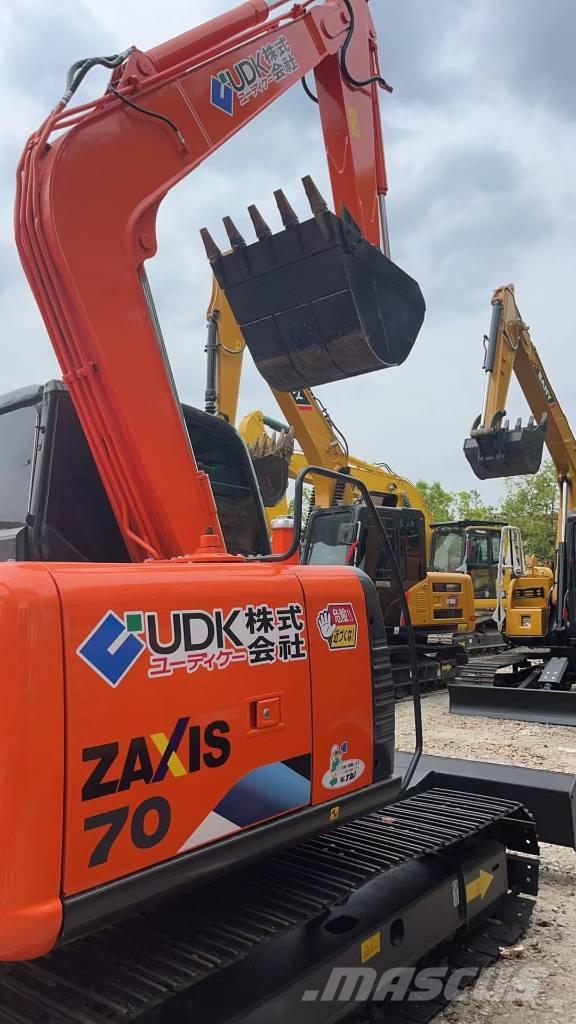 Hitachi ZX 70 소형 굴삭기 7톤 미만