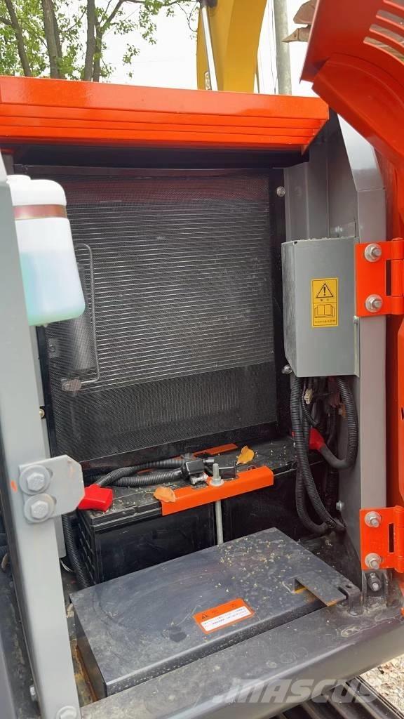 Hitachi ZX 70 소형 굴삭기 7톤 미만