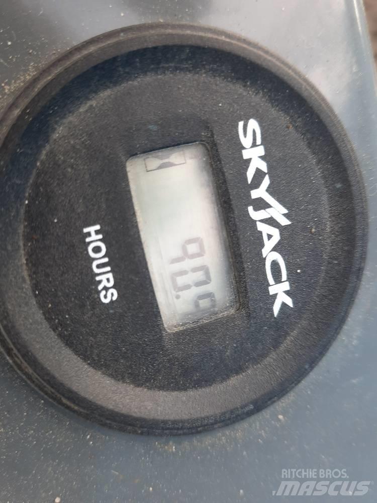 SkyJack SJ 3219 가위형 리프트