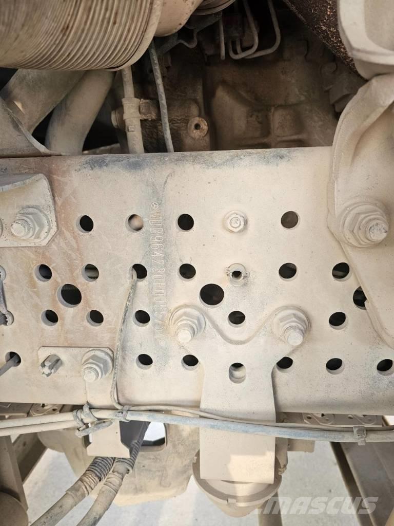 Mercedes-Benz 3951 건설현장 덤프트럭