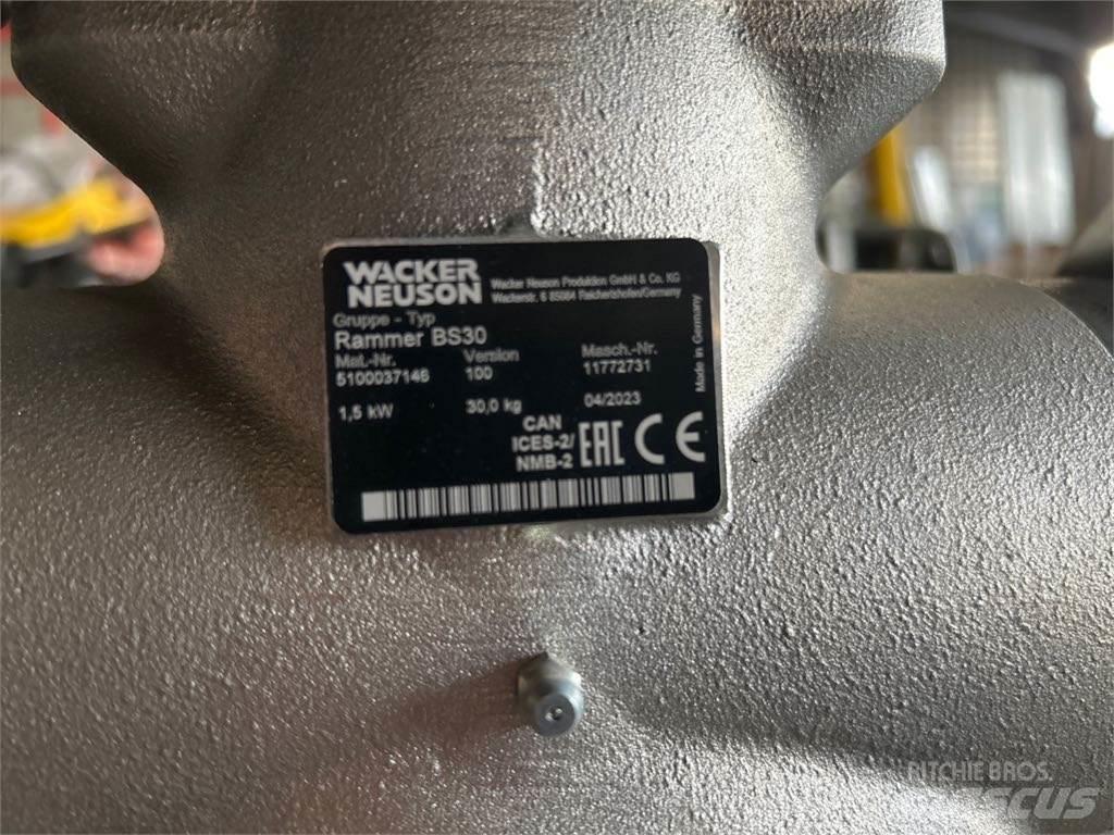 Wacker Neuson BS30 탬퍼