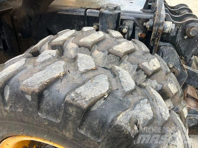 JCB JS 175 W  휠 굴삭기