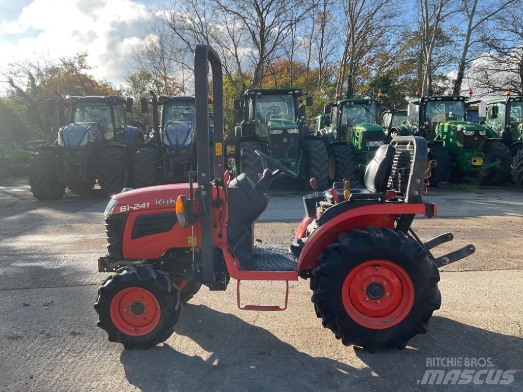 Kubota B 1241 트랙터