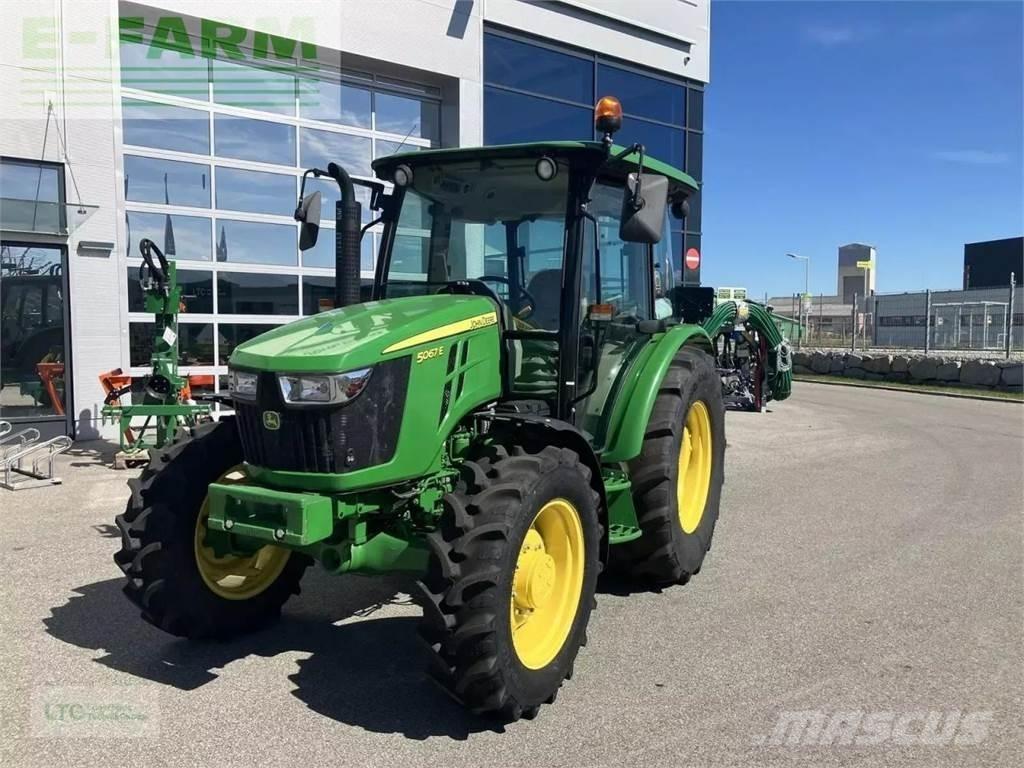 John Deere 5067e 트랙터