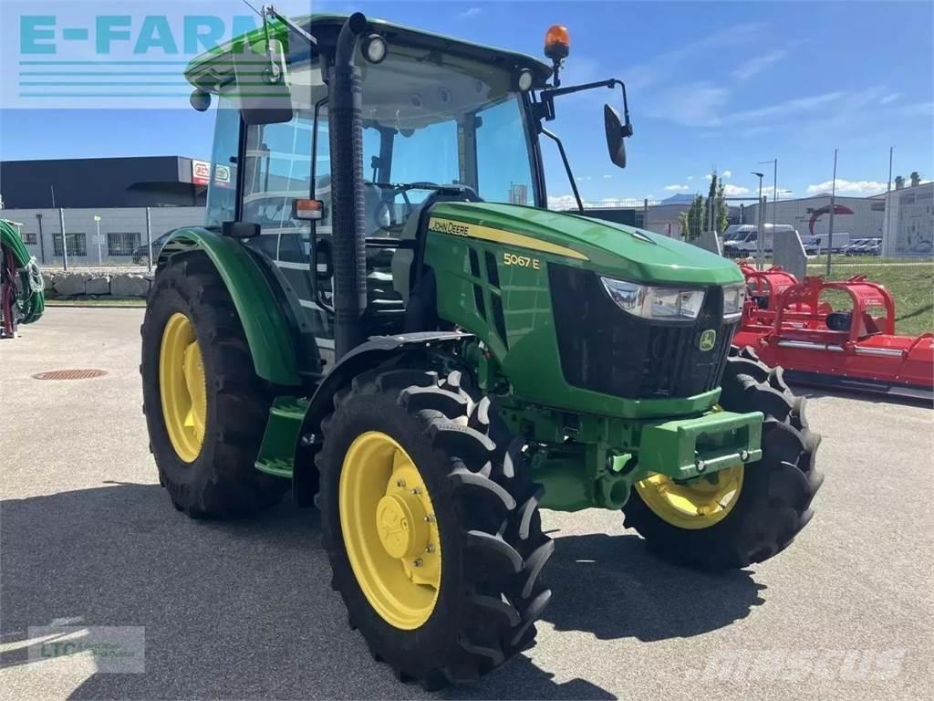 John Deere 5067e 트랙터