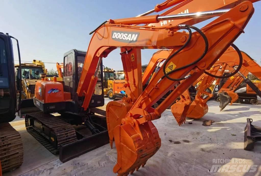 Doosan DH55 대형 굴삭기 29톤 이상