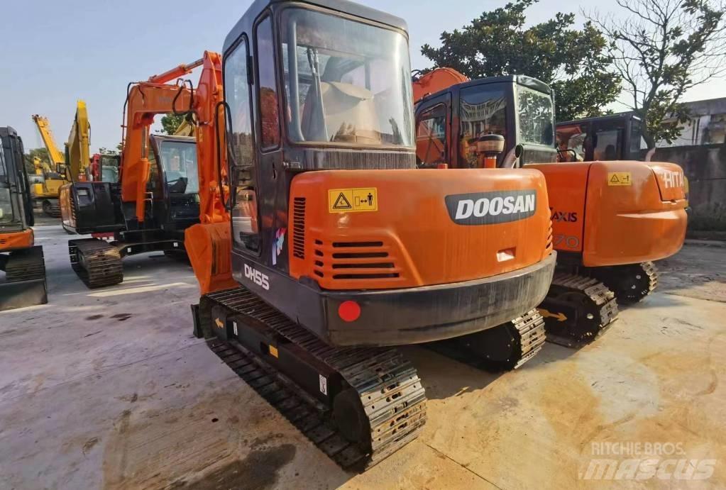 Doosan DH55 대형 굴삭기 29톤 이상