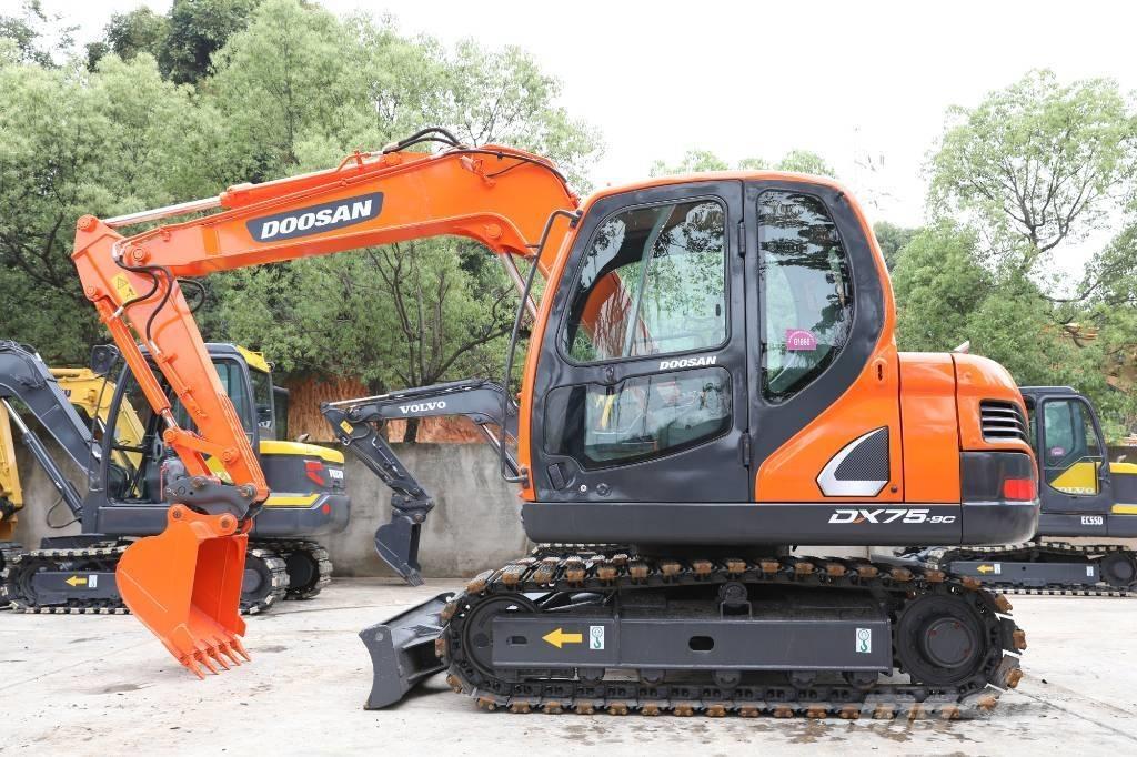 Doosan DX 75-9 C 소형 굴삭기 7톤 미만