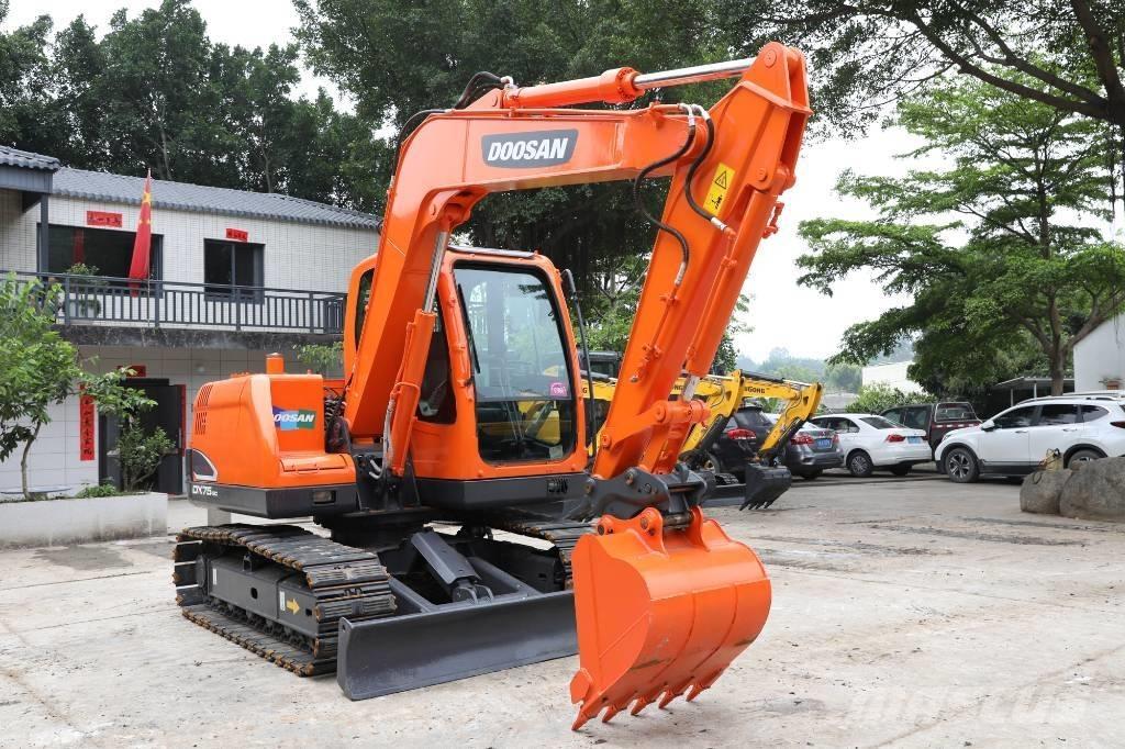 Doosan DX 75-9 C 소형 굴삭기 7톤 미만