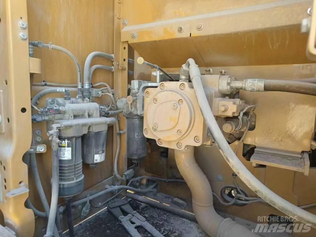 CAT 320 GC 대형 굴삭기 29톤 이상