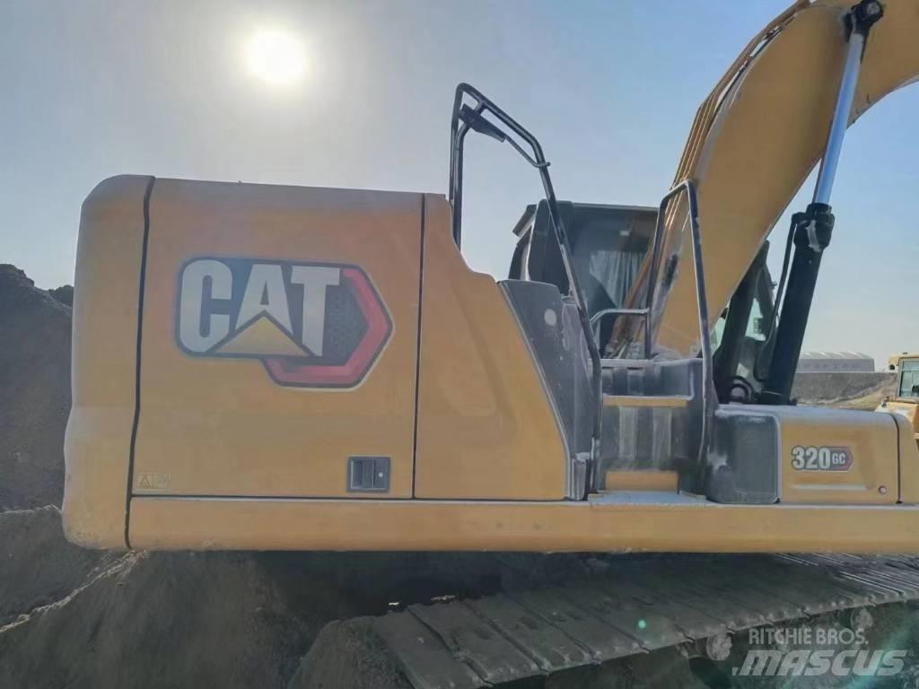 CAT 320 GC 대형 굴삭기 29톤 이상