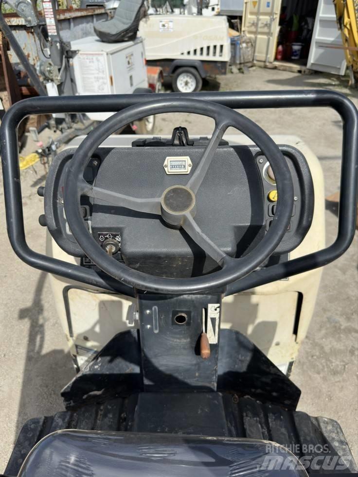 Ingersoll Rand DD 16 토양 다짐기