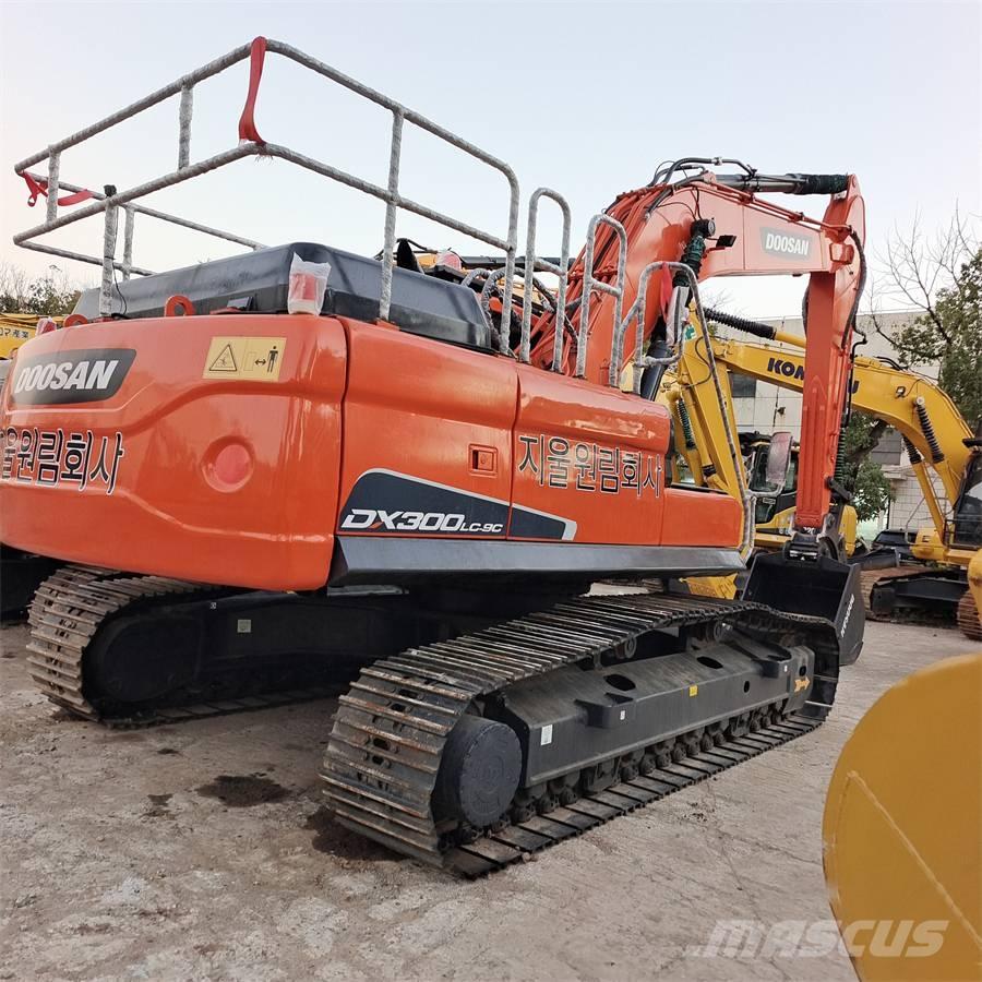 Doosan DX300LC-9C 대형 굴삭기 29톤 이상
