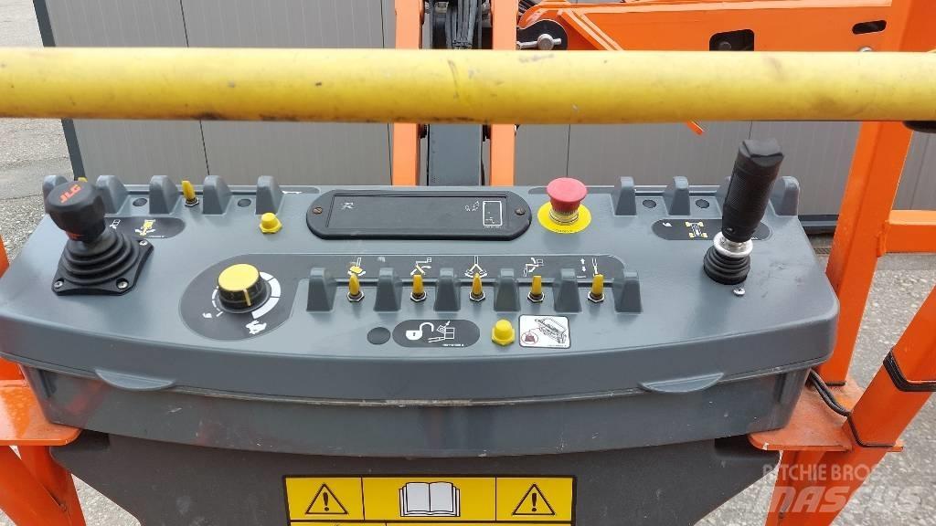 JLG E 400 AJPN 관절형 전동이동 리프트