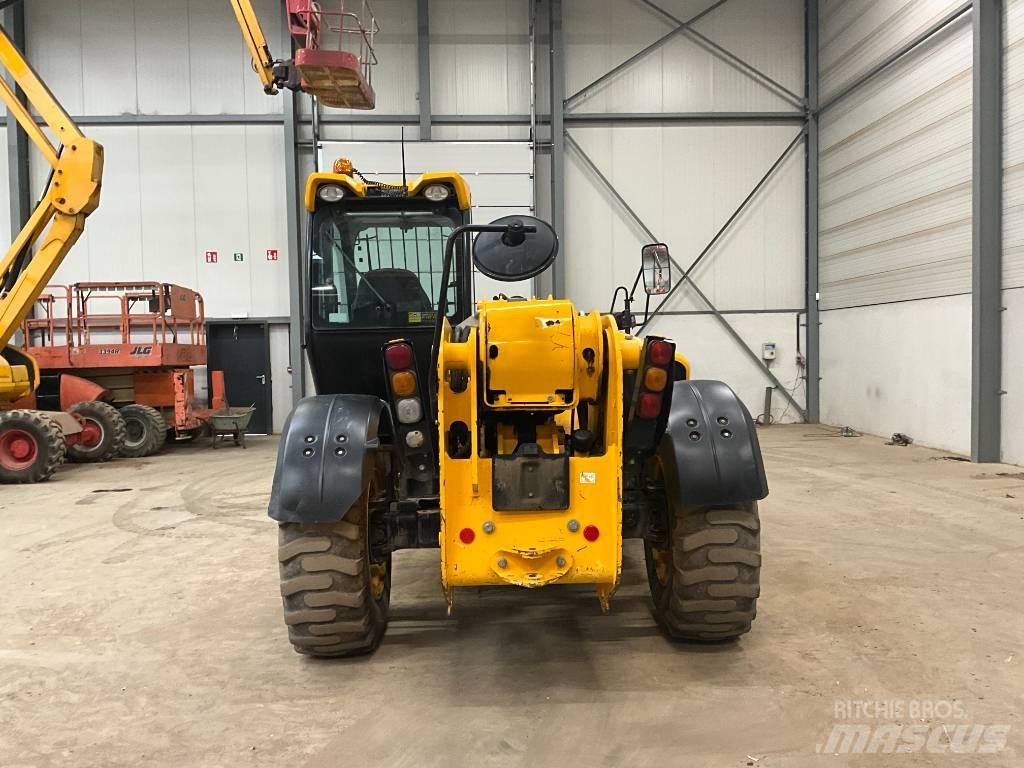 JCB 535-125 텔러 핸들러