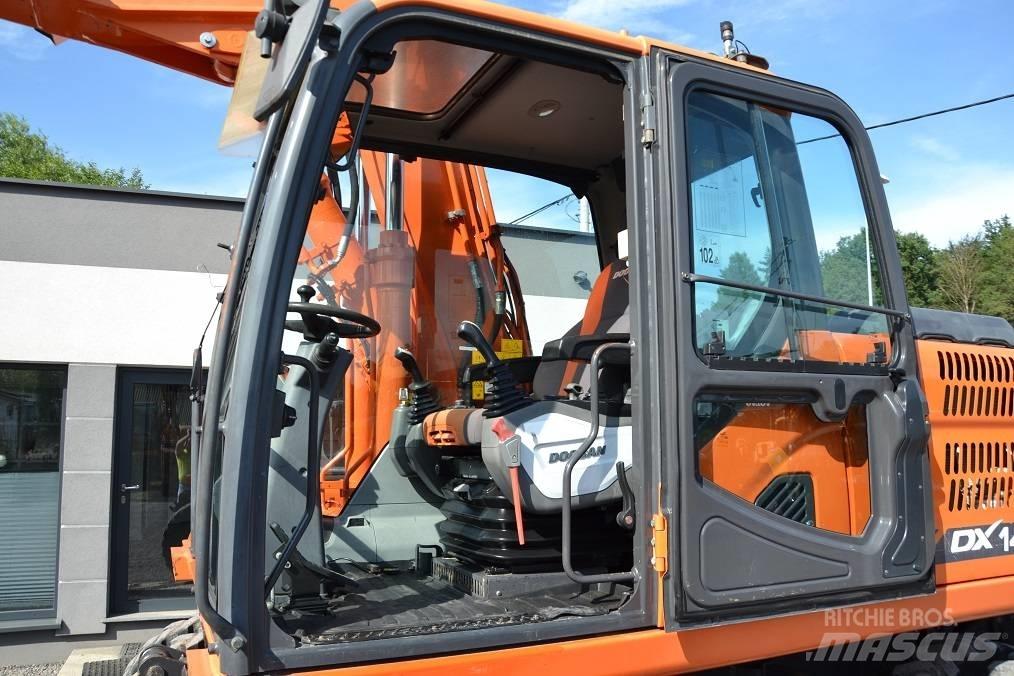 Doosan DX 140 W  휠 굴삭기