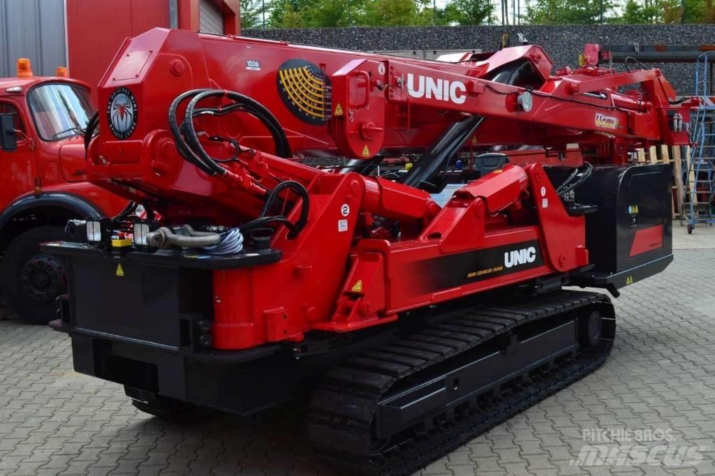 Unic URW-1006 트랙 크레인