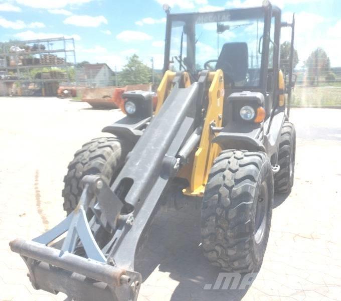 Mecalac AX 1000  스키드로더