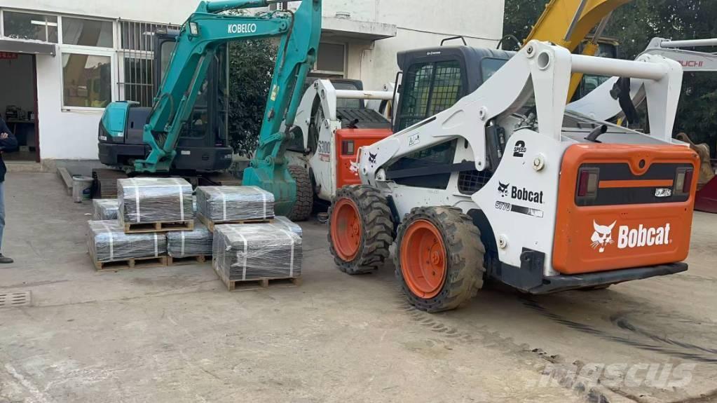 Bobcat S 770  스키드로더