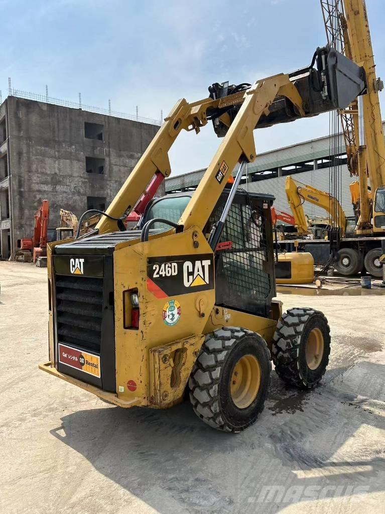 CAT 246 D  스키드로더