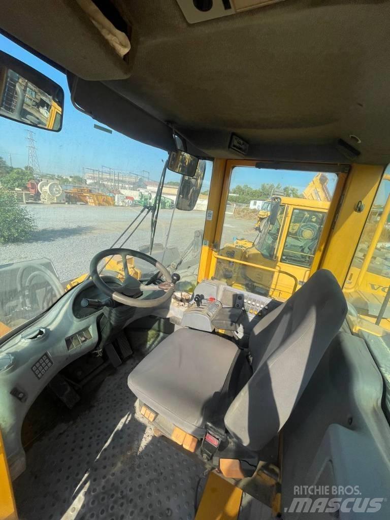 Volvo L 180 E  휠로우더