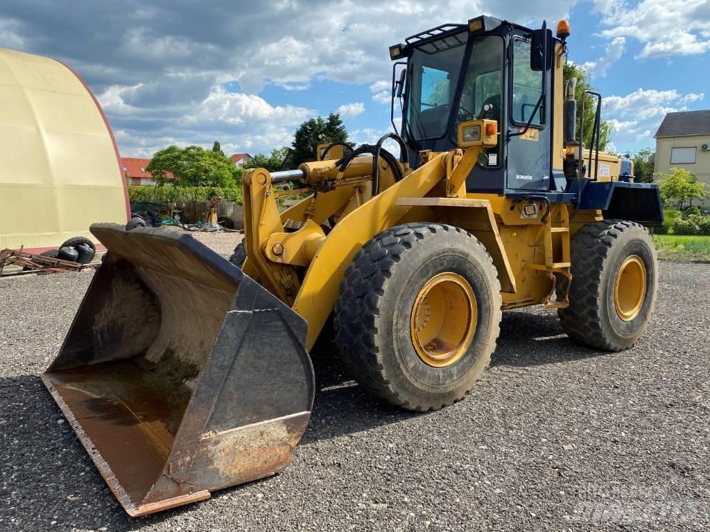 Komatsu WA 250 PT-1H 프론트 로더 및 굴착기