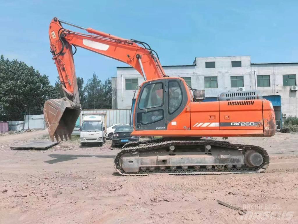 Doosan DX 260 대형 굴삭기 29톤 이상