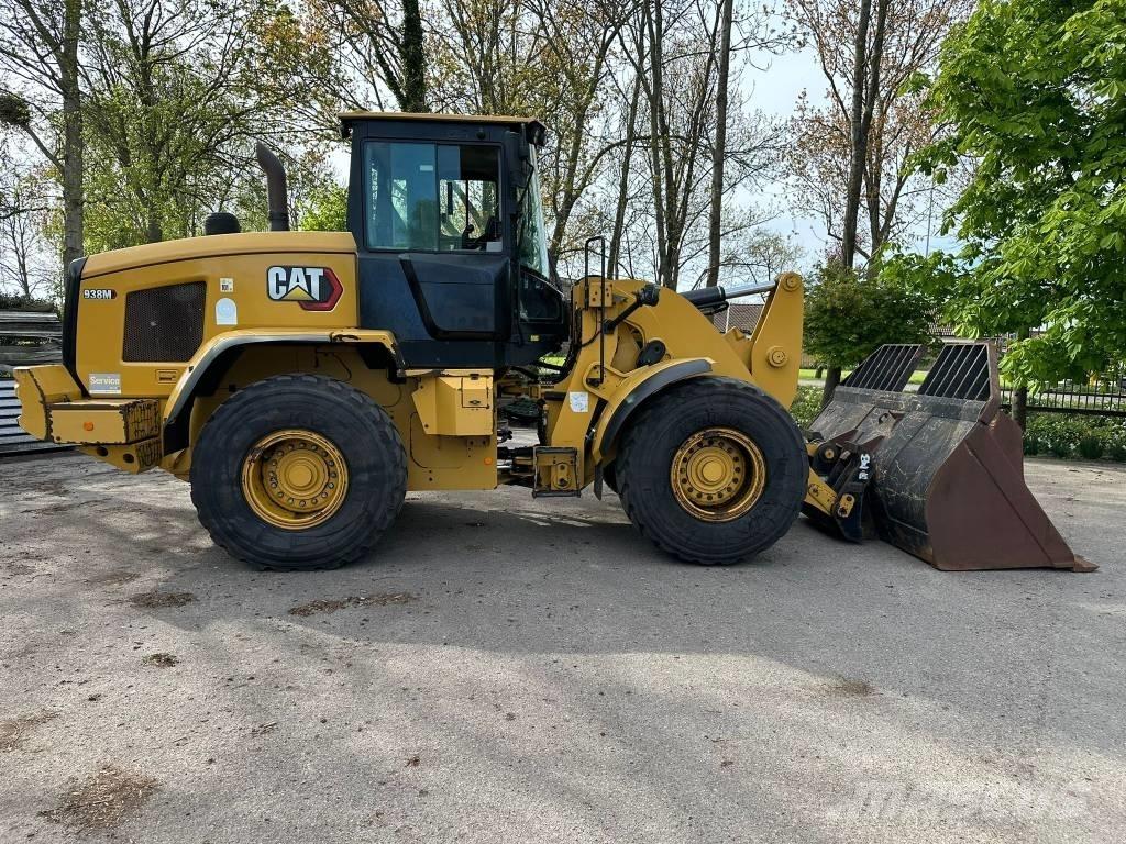 CAT 938 M  휠로우더
