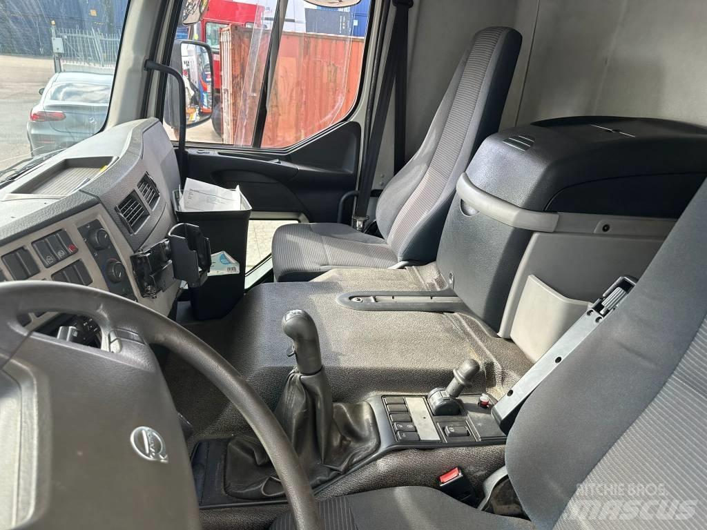 Volvo FE 300 새시 운전실 트럭