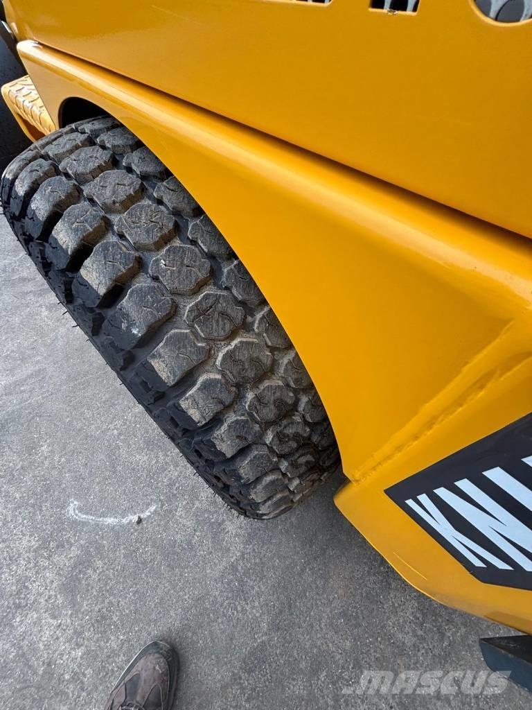 Knikmops KM 130  휠로우더