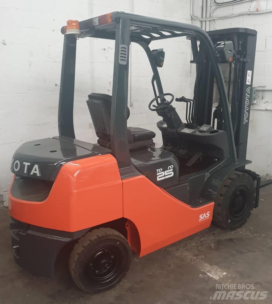 Toyota 52-8 FD 25 디젤 지게차